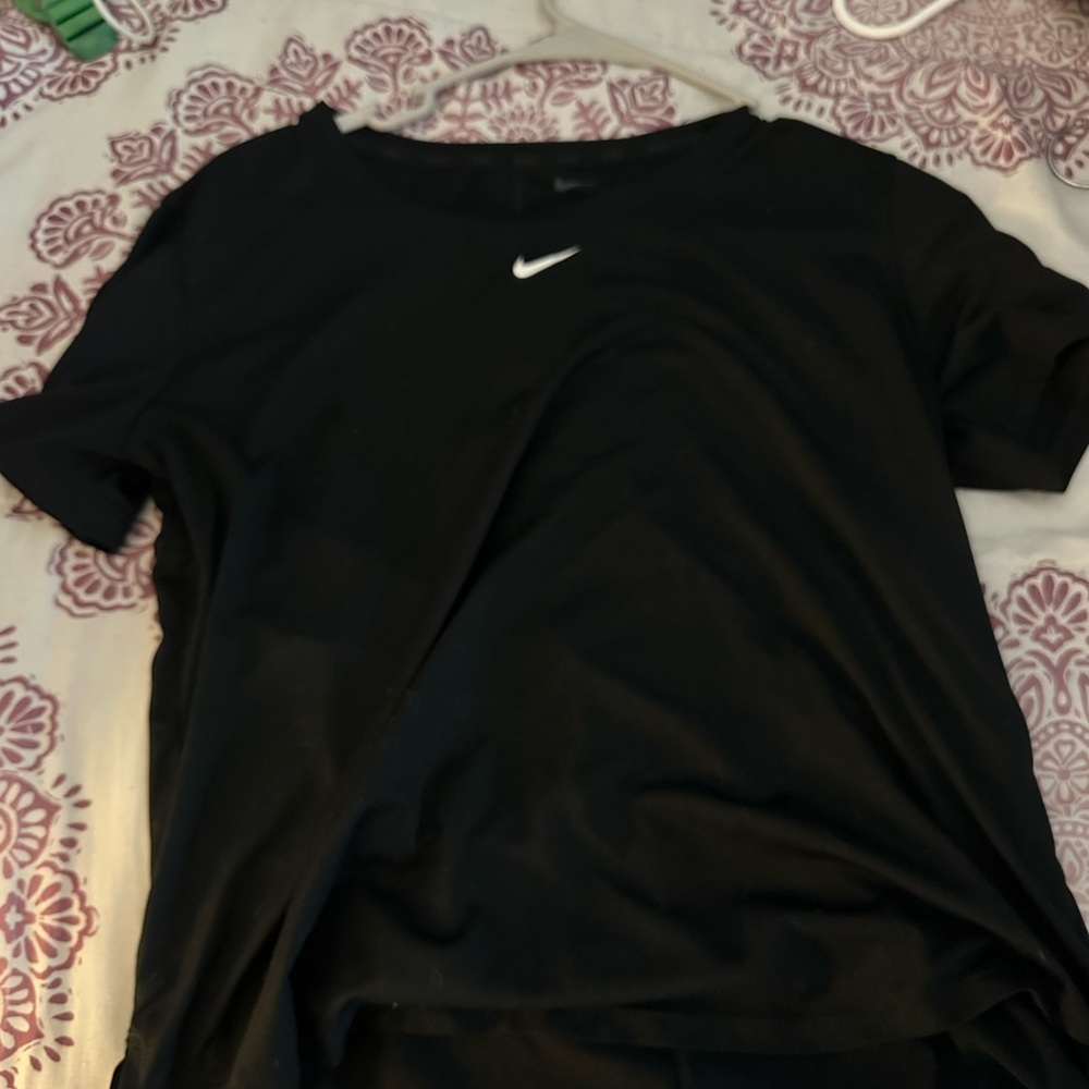 Nike Women's Black Short Sleeve Tee